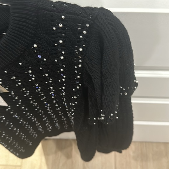 🖤ALICE +  OLIVIA NEW EMBELLISHED SWEATER SIZE L - Picture 3 of 5